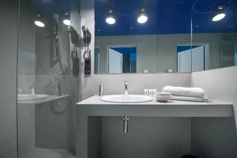Bike Up Aparthotel ヴロツワフ エクステリア 写真